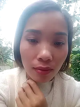 yeutinh00 online show from December 23, 2025, 5:51 am