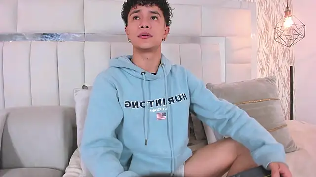 imxxjoel online show from February 18, 2026, 4:21 am