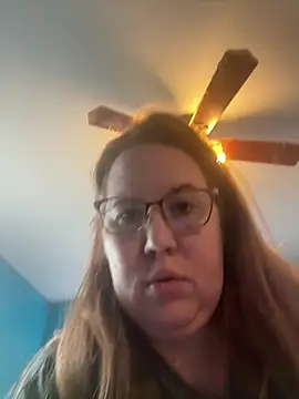 honeybee2033 online show from January 10, 2026, 4:46 pm