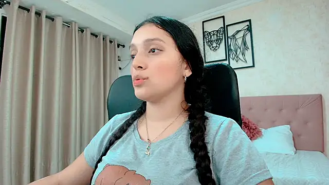 littlemolly walcott online show from March 3, 2026, 12:28 am