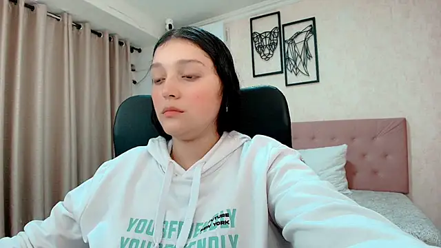 littlemolly walcott online show from March 10, 2026, 2:04 am