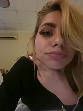 Snapshot of FoxxyFoxx chatting on March 21, 2026, 9:51 pm FoxxyFoxx online show from March 21, 2026, 9:51 pm