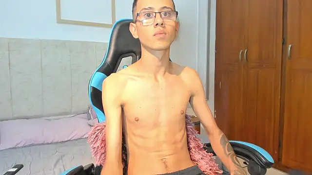 asher lux online show from February 4, 2026, 6:58 pm