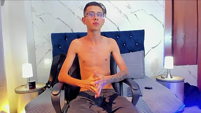 asher lux online show from February 19, 2026, 9:01 pm