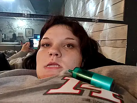 Snapshot of Bigbrowneyes25 chatting on January 8, 2026, 5:57 am Bigbrowneyes25 online show from January 8, 2026, 5:57 am