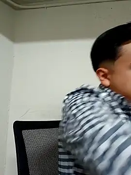 Snapshot of Yosoyelmismo-6737 chatting on February 8, 2026, 10:18 pm Yosoyelmismo-6737 online show from February 8, 2026, 10:18 pm