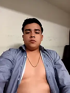 Yosoyelmismo-6737 online show from May 17, 2026, 9:48 pm