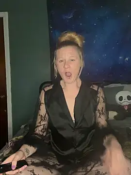 Autumn paige online show from February 24, 2026, 3:18 am