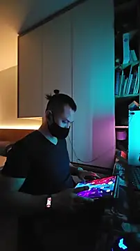 Snapshot of OnlyHand9x chatting on February 24, 2026, 7:26 pm OnlyHand9x online show from February 24, 2026, 7:26 pm