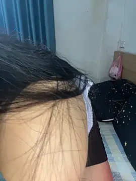 Linh DuongSexy online show from March 4, 2026, 6:10 am