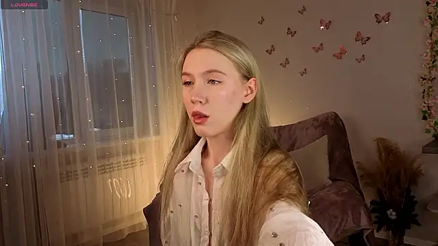 Snapshot of SirenThalassa chatting on February 13, 2026, 7:19 am SirenThalassa online show from February 13, 2026, 7:19 am