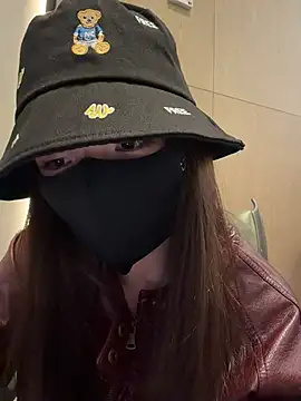 ZJbaby online show from April 5, 2026, 1:18 pm