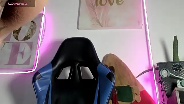 tahhlia fresh online show from January 9, 2026, 2:51 am