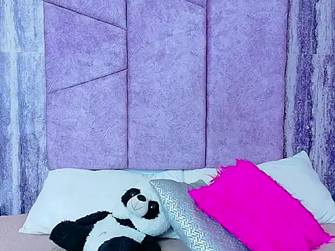 AlahiaEvansz online show from February 19, 2026, 4:20 am