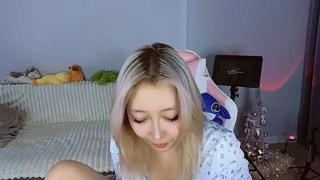 jasmilee online show from February 1, 2026, 7:23 pm