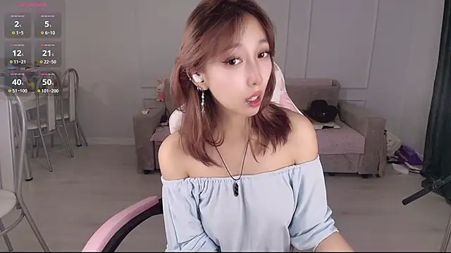 Snapshot of jasmilee chatting on June 21, 2026, 2:56 pm jasmilee online show from June 21, 2026, 2:56 pm
