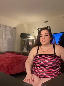 KittyCreamKisses online show from July 25, 2026, 5:37 am