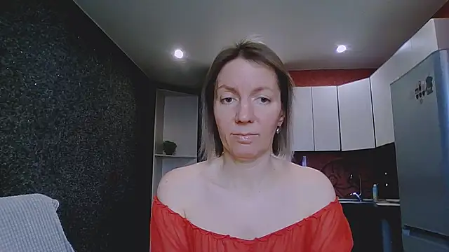 Amanda Luxe online show from February 25, 2026, 3:07 am