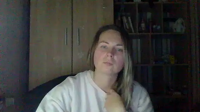 VikiLove765 online show from February 6, 2026, 5:42 pm