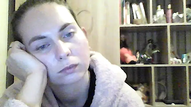 VikiLove765 online show from January 7, 2026, 11:43 pm