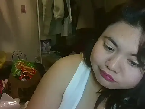 Snapshot of Allie_143 chatting on February 27, 2026, 9:42 am Allie 143 online show from February 27, 2026, 9:42 am