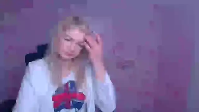 Snapshot of Madonna_Fire chatting on January 11, 2026, 12:45 pm Madonna Fire online show from January 11, 2026, 12:45 pm