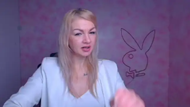 Snapshot of Madonna_Fire chatting on January 10, 2026, 12:44 pm Madonna Fire online show from January 10, 2026, 12:44 pm