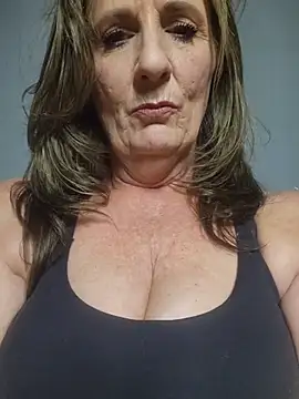 HotAzMilf online show from February 6, 2026, 9:27 am