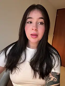 evelynrosess1 online show from April 10, 2026, 10:28 pm