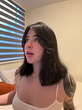 evelynrosess1 online show from July 2, 2026, 11:11 pm