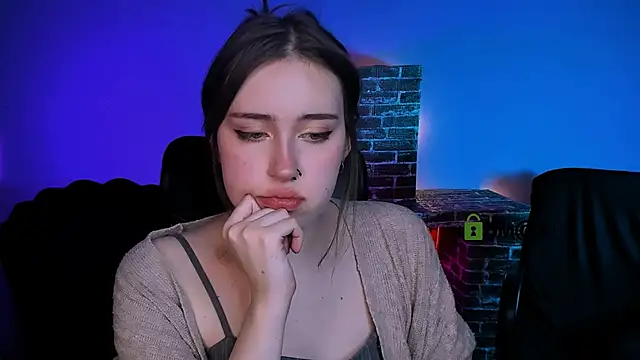 nancy xoxo  online show from January 16, 2026, 12:42 pm