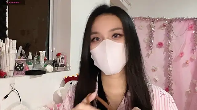 Tieu-May online show from March 16, 2026, 9:28 pm