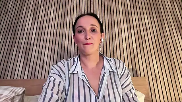 MissMidnight online show from January 6, 2026, 9:41 pm