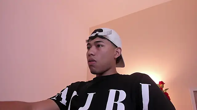 Snapshot of AustinTowers chatting on February 20, 2026, 7:38 pm AustinTowers online show from February 20, 2026, 7:38 pm