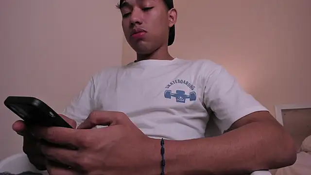 Snapshot of AustinTowers chatting on February 23, 2026, 7:36 pm AustinTowers online show from February 23, 2026, 7:36 pm