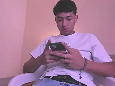 Snapshot of AustinTowers chatting on January 31, 2026, 7:45 pm AustinTowers online show from January 31, 2026, 7:45 pm