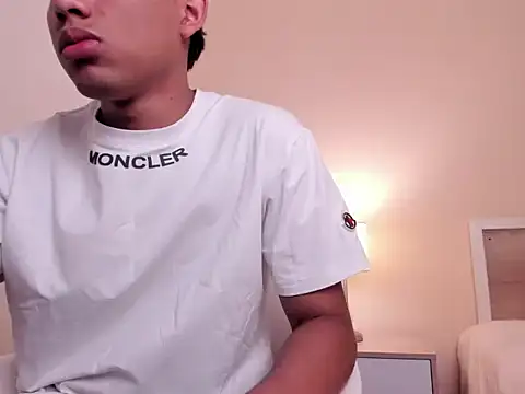 Snapshot of AustinTowers chatting on February 13, 2026, 7:36 pm AustinTowers online show from February 13, 2026, 7:36 pm