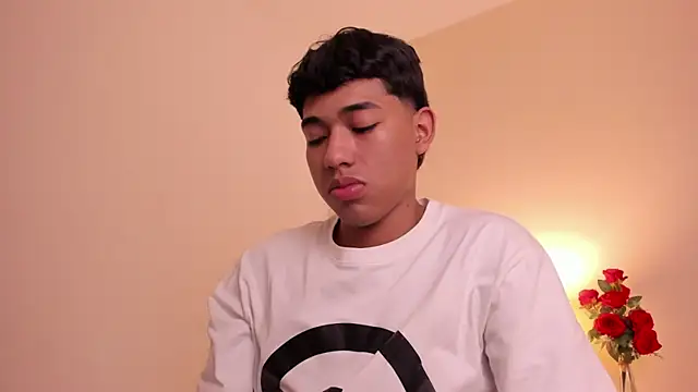 Snapshot of AustinTowers chatting on February 27, 2026, 7:57 pm AustinTowers online show from February 27, 2026, 7:57 pm