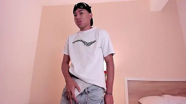 Snapshot of AustinTowers chatting on February 21, 2026, 8:44 pm AustinTowers online show from February 21, 2026, 8:44 pm