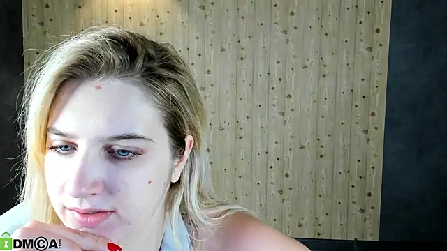 Snapshot of SoftLana chatting on February 7, 2026, 4:09 am SoftLana online show from February 7, 2026, 4:09 am