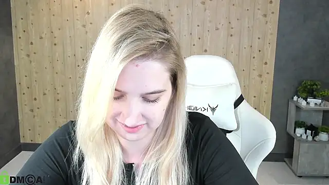 Snapshot of SoftLana chatting on February 6, 2026, 4:08 am SoftLana online show from February 6, 2026, 4:08 am