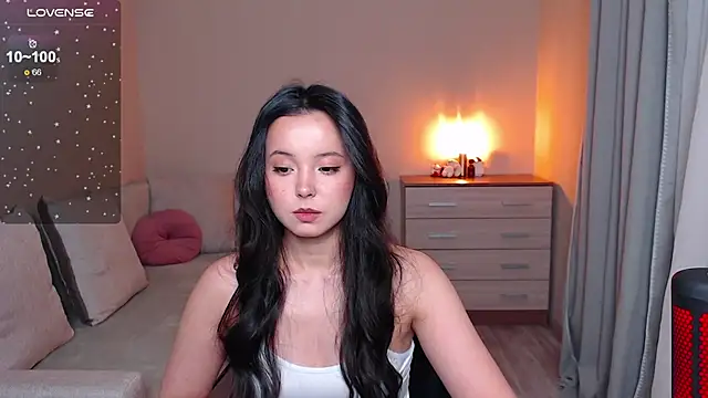 lia hetty online show from November 25, 2025, 5:02 pm