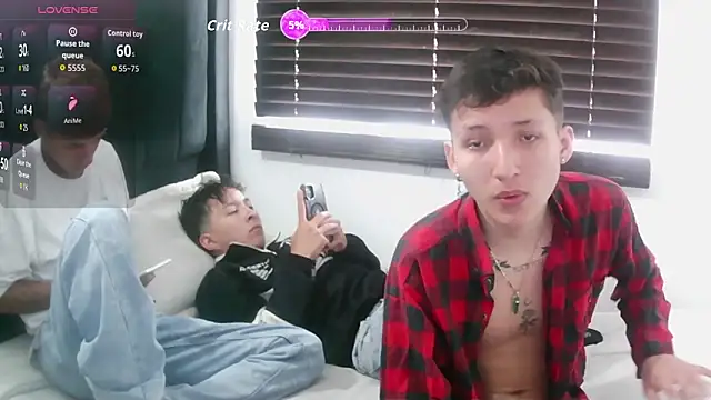 Snapshot of stripboys03 chatting on January 14, 2026, 3:04 pm stripboys03 online show from January 14, 2026, 3:04 pm