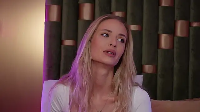 Snapshot of AmeliaAngel chatting on September 25, 2025, 5:02 am AmeliaAngel online show from September 25, 2025, 5:02 am