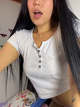 sophyy white online show from April 9, 2026, 11:11 pm