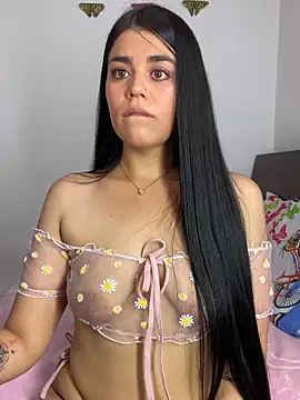 Snapshot of sophyy_white chatting on February 21, 2026, 10:34 pm sophyy white online show from February 21, 2026, 10:34 pm