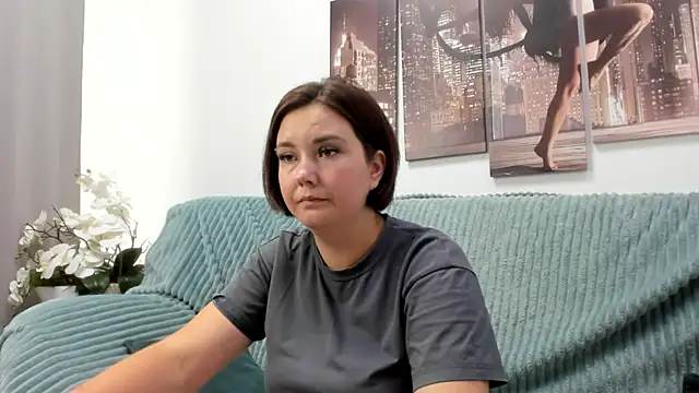 Snapshot of Sweetie_Rozzy chatting on July 13, 2026, 7:51 am Sweetie Rozzy online show from July 13, 2026, 7:51 am