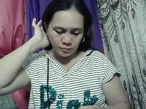 prettymomma24xx online show from May 9, 2026, 9:56 am