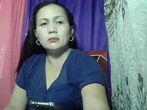 prettymomma24xx online show from June 4, 2026, 2:38 am