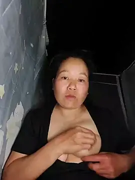 donaaa2 online show from April 9, 2026, 3:18 pm